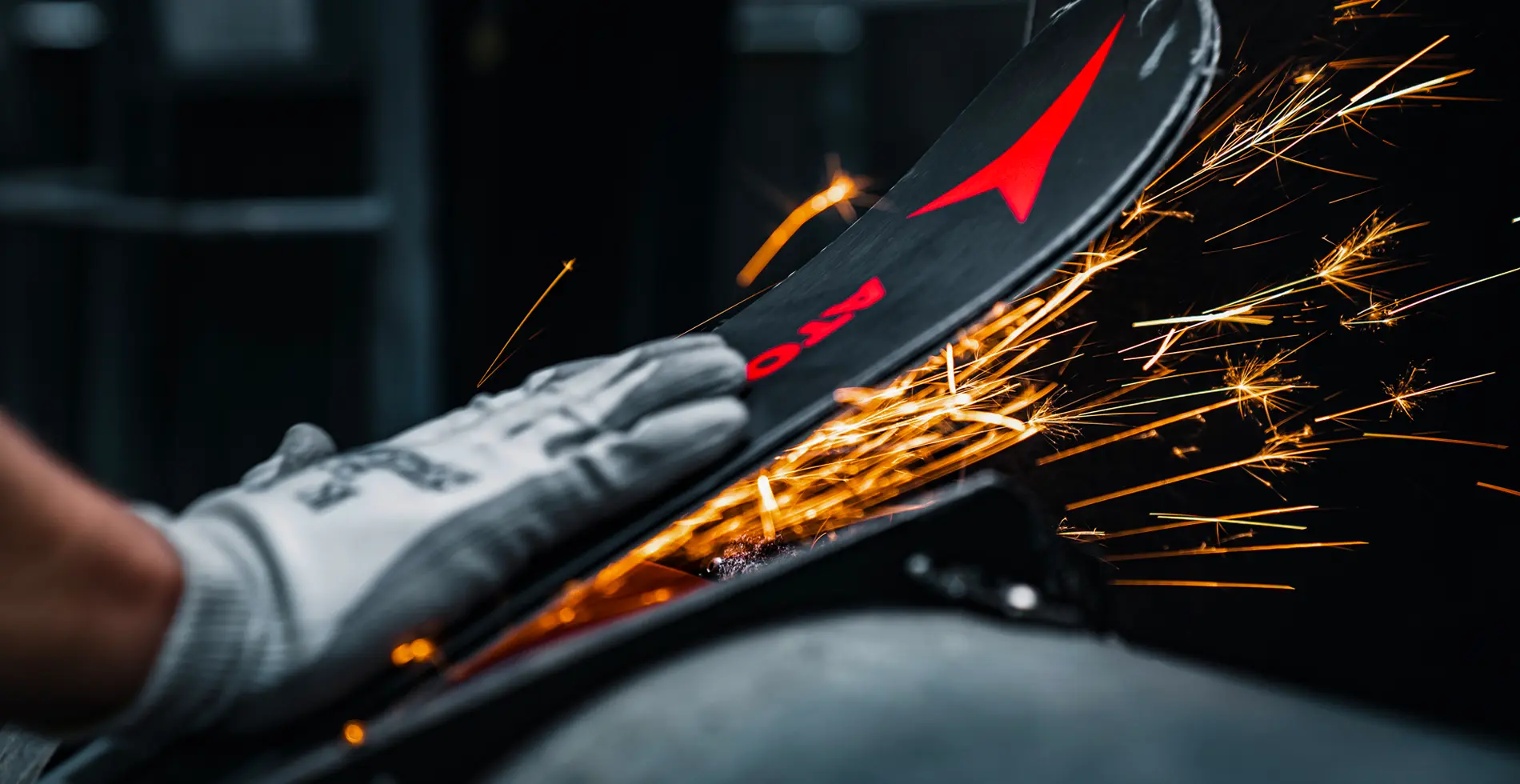 Imagen taller reparando esquí